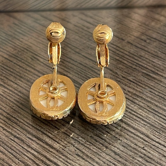 Vintage Faux Petit Point Purple Rose Clip Earrings - Picture 10 of 16